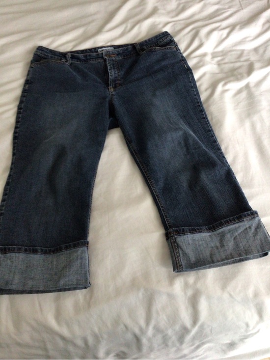 Jones & Co. Denim - Cropped Cotton Ankle Jeans in Dark Blue - Casual Cuffed Style